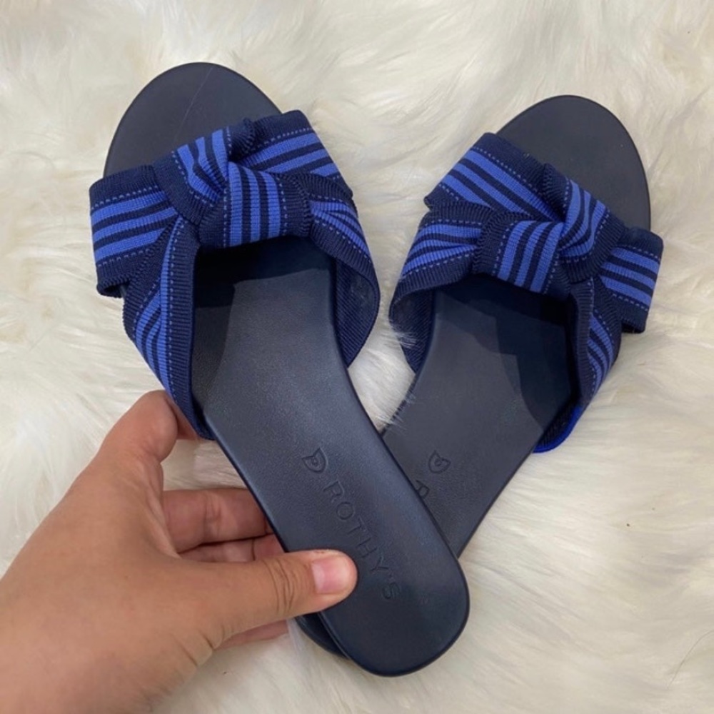 Rothy’s “The Knot” sandal in blue ..sz 6.5..